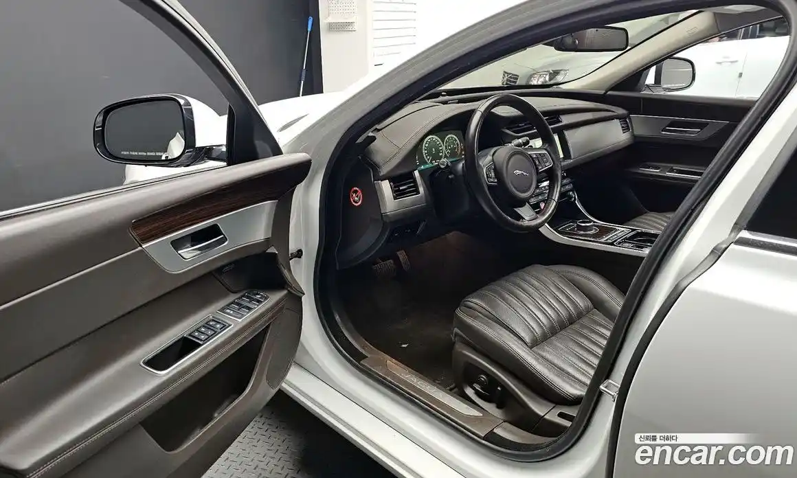 Jaguar XF 2017 2.0 Автомат в Москве № 335834, фото 10