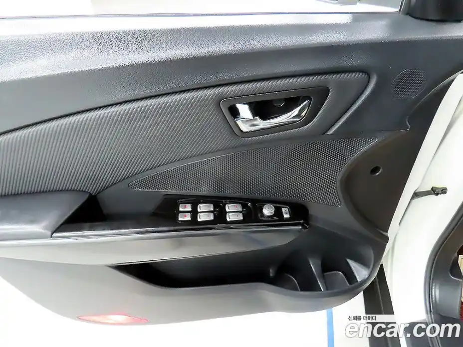 SsangYong TIBOLI 2016 1.6 Автомат в Москве № 35393, фото 13