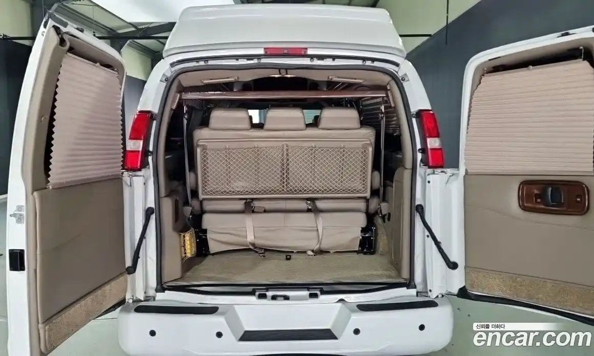 Chevrolet Express Van 2016 6.0 Автомат в Москве № 363855, фото 13