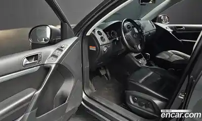Volkswagen Tiguan 2015 2.0 Автомат в Москве № 400002, миниатюра 11