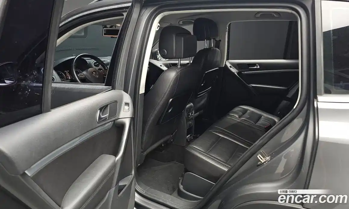 Volkswagen Tiguan 2015 2.0 Автомат в Москве № 400002, фото 12