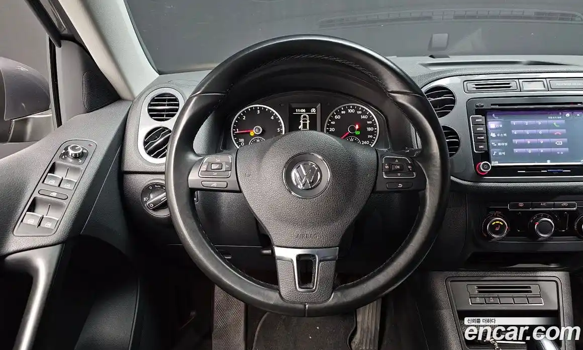 Volkswagen Tiguan 2015 2.0 Автомат в Москве № 400002, фото 13