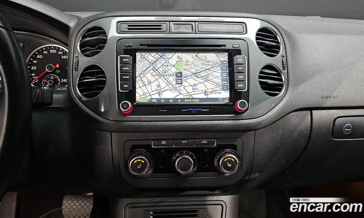 Volkswagen Tiguan 2015 2.0 Автомат в Москве № 400002, фото 14