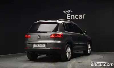 Volkswagen Tiguan 2015 2.0 Автомат в Москве № 400002, миниатюра 2