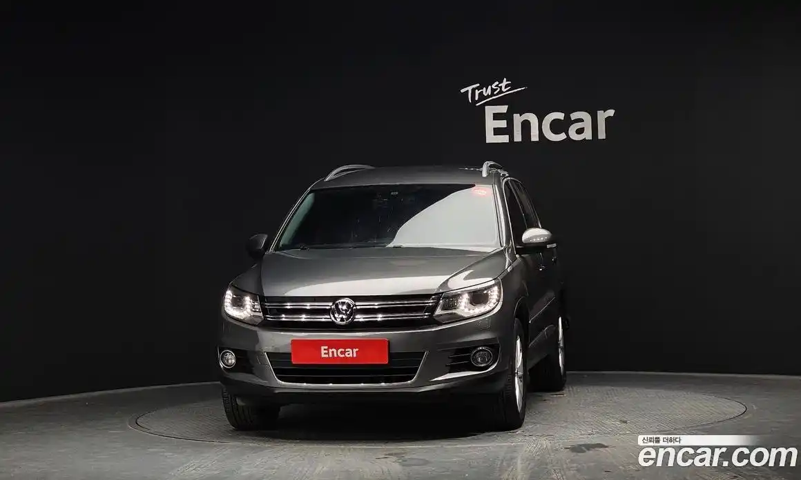 Volkswagen Tiguan 2015 2.0 Автомат в Москве № 400002, фото 3