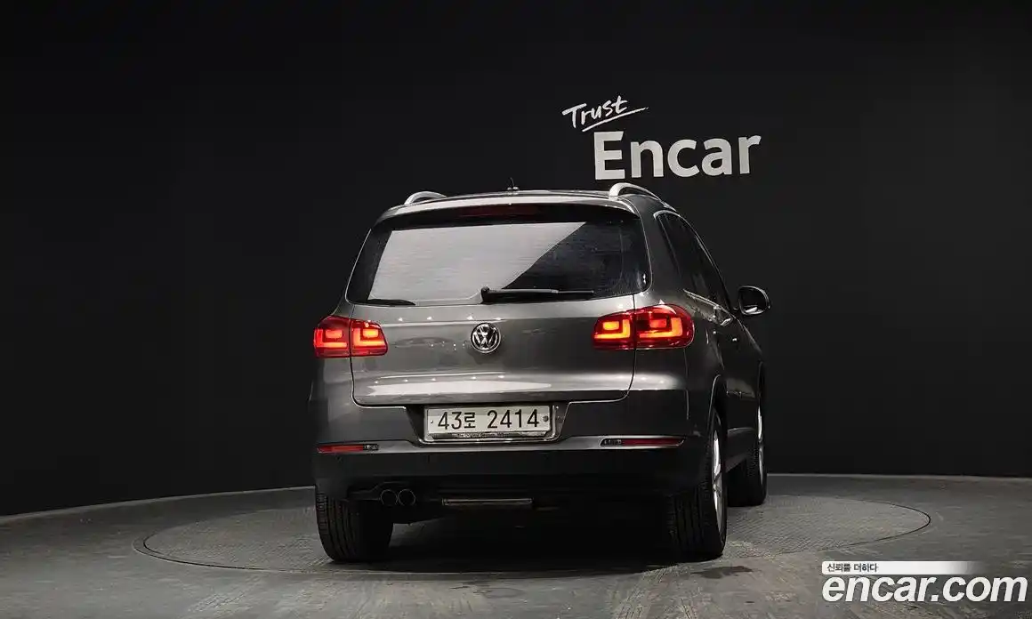 Volkswagen Tiguan 2015 2.0 Автомат в Москве № 400002, фото 4