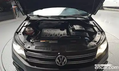 Volkswagen Tiguan 2015 2.0 Автомат в Москве № 400002, миниатюра 6