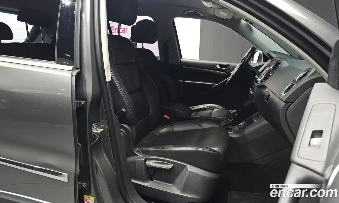 Volkswagen Tiguan 2015 2.0 Автомат в Москве № 400002, фото 10