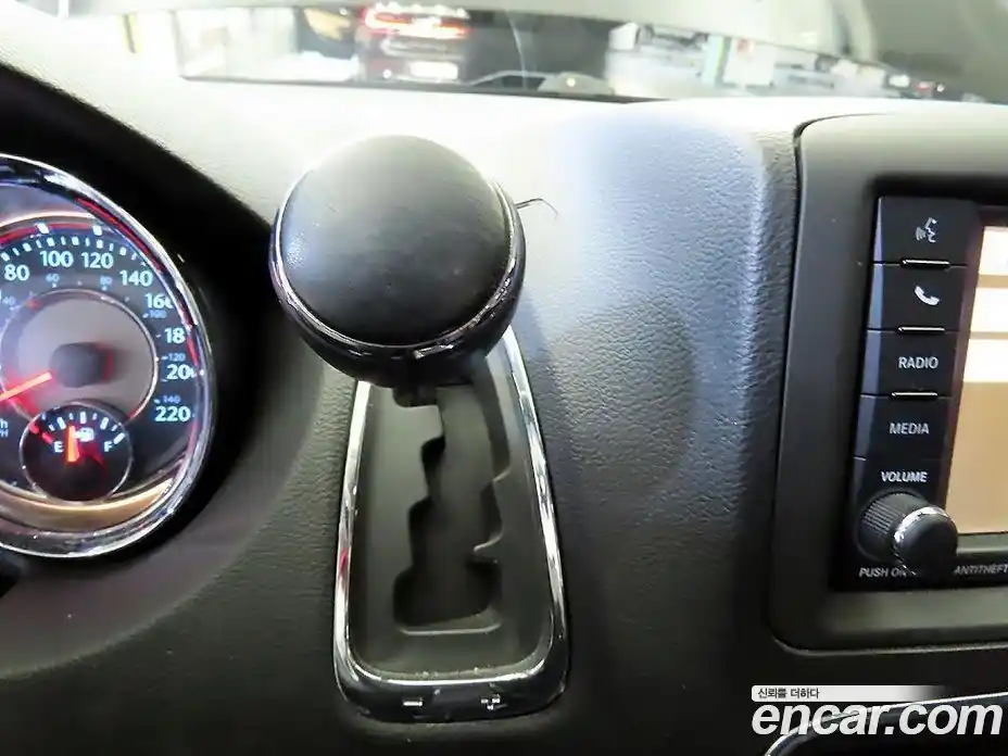 Chrysler Grand Voyager 2014 3.6 Автомат в Москве № 407556, фото 11