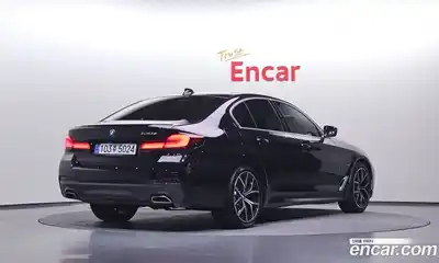 BMW 5-Series 2023 2.0 Автомат в Москве № 425617, миниатюра 2