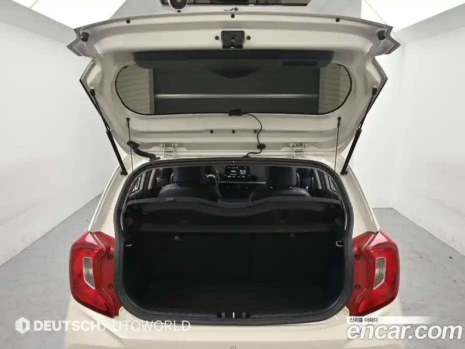 Kia Morning 2022 1.0 Автомат в Москве № 451472, фото 19