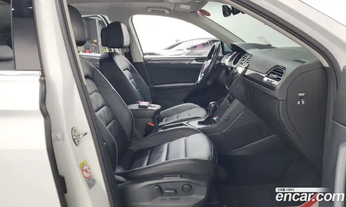 Volkswagen Tiguan 2020 2.0 Автомат в Москве № 472269, фото 11