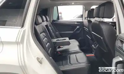 Volkswagen Tiguan 2020 2.0 Автомат в Москве № 472269, миниатюра 12