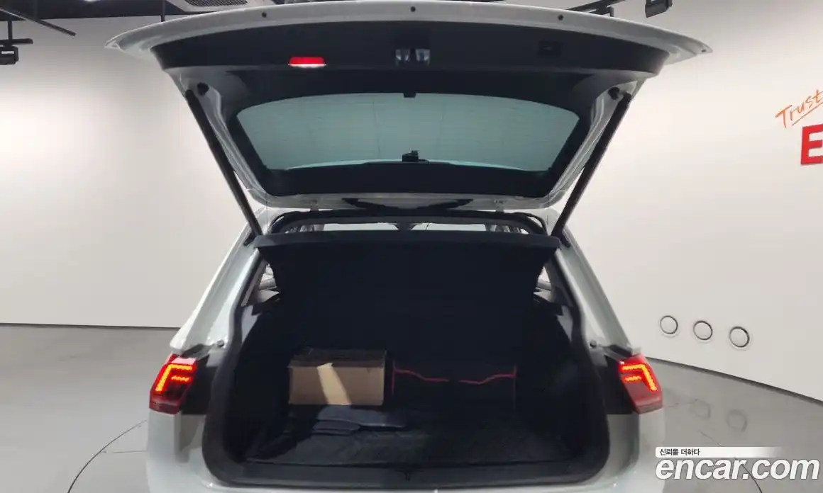 Volkswagen Tiguan 2020 2.0 Автомат в Москве № 472269, фото 20