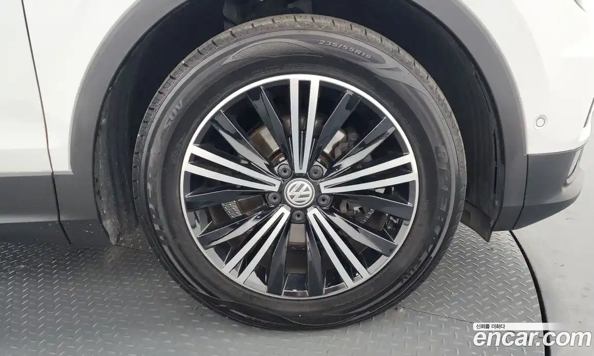 Volkswagen Tiguan 2020 2.0 Автомат в Москве № 472269, фото 5