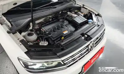 Volkswagen Tiguan 2020 2.0 Автомат в Москве № 472269, миниатюра 6