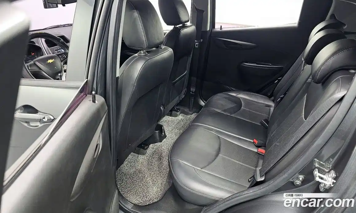 Chevrolet Spark 2017 1.0 Автомат в Москве № 492767, фото 11