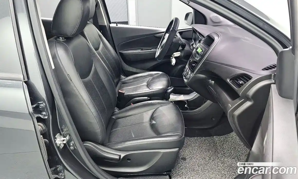 Chevrolet Spark 2017 1.0 Автомат в Москве № 492767, фото 13