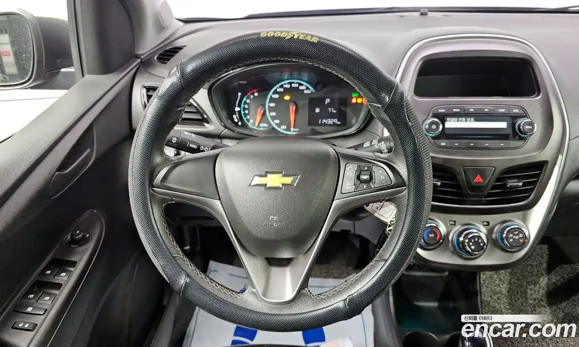 Chevrolet Spark 2017 1.0 Автомат в Москве № 492767, фото 16