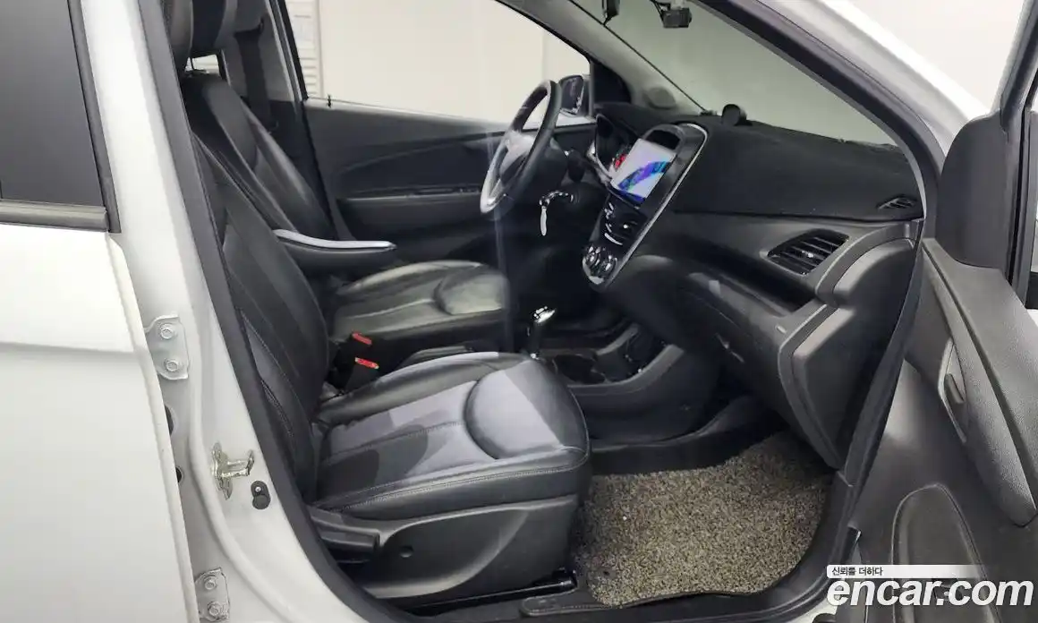 Chevrolet Spark 2016 1.0 Автомат в Москве № 492775, фото 13