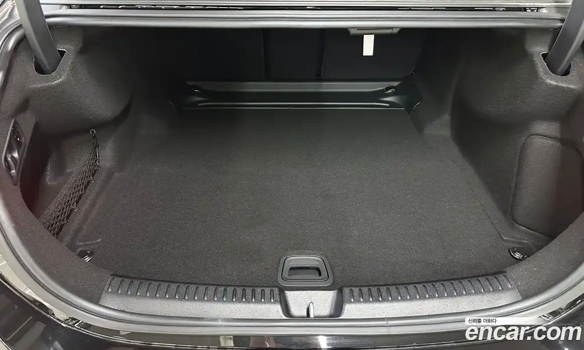 Mercedes-Benz E-Class 2025 2.0 Автомат в Москве № 493663, фото 12