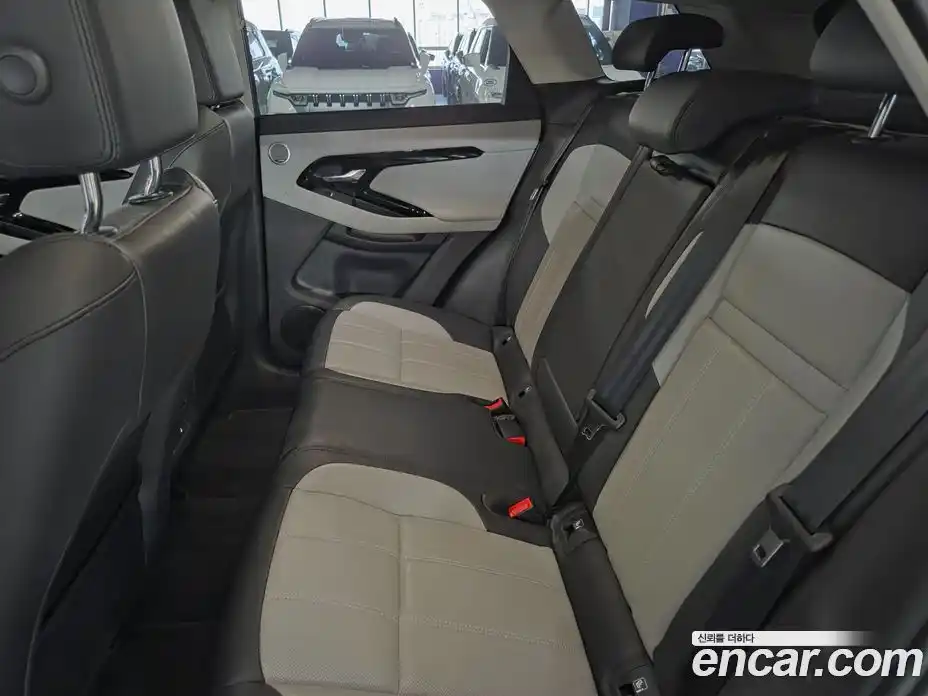 Land Rover Range-Rover Evoque 2024 2.0 Автомат в Москве № 494892, фото 14