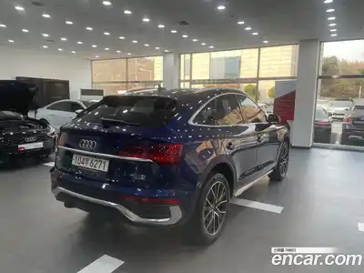 Audi Q5 2023 2.0 Автомат в Москве № 497221, миниатюра 2