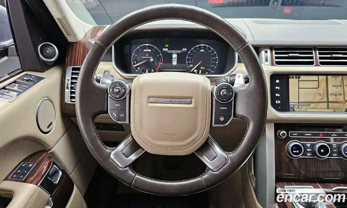 Land Rover Range-Rover 2016 5.0 Автомат в Москве № 498779, фото 13