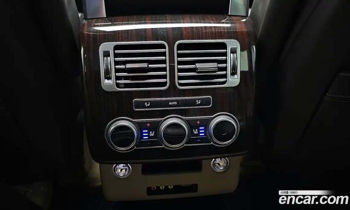 Land Rover Range-Rover 2016 5.0 Автомат в Москве № 498779, фото 17