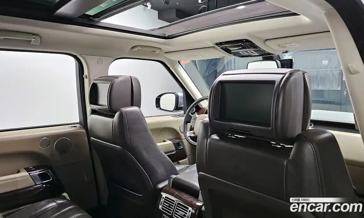 Land Rover Range-Rover 2016 5.0 Автомат в Москве № 498779, фото 18