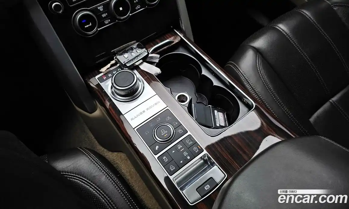 Land Rover Range-Rover 2016 5.0 Автомат в Москве № 498779, фото 9