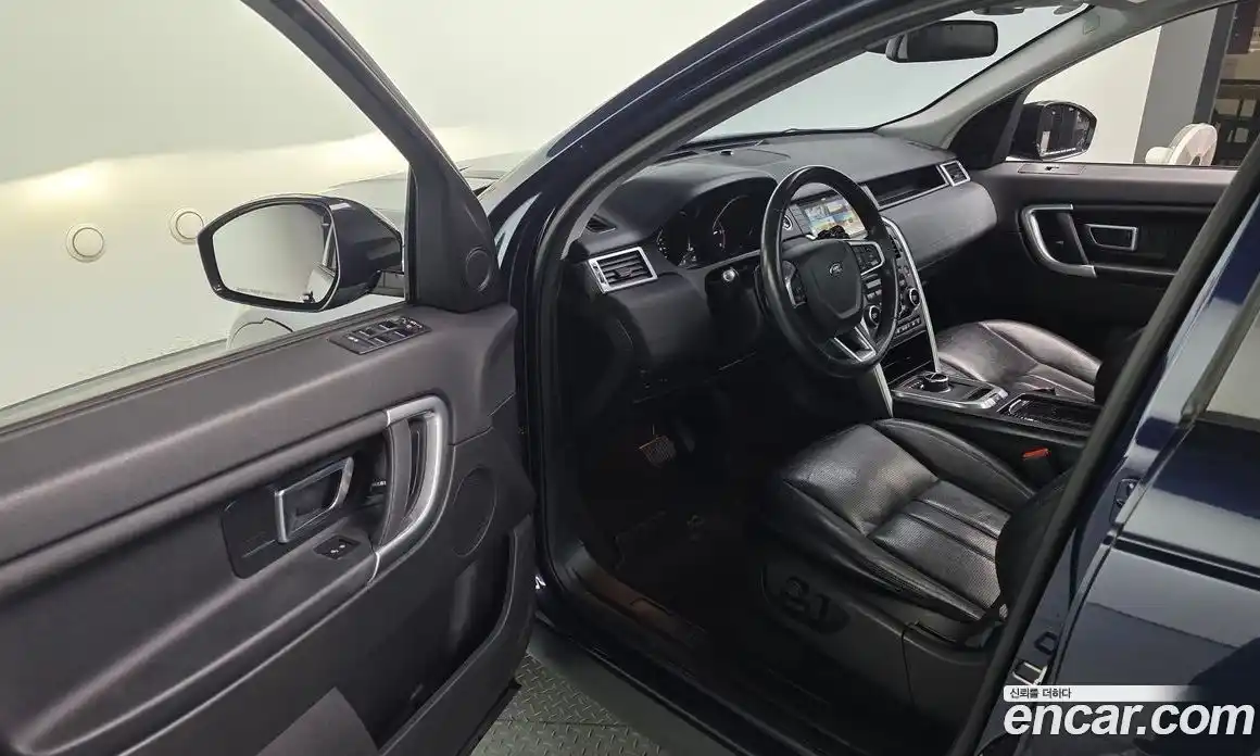 Land Rover Discovery Sport 2017 2.0 Автомат в Москве № 498963, фото 11