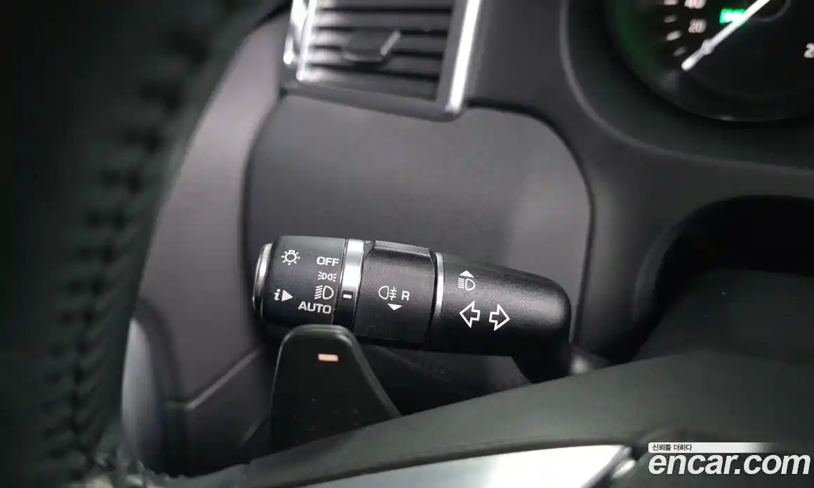 Land Rover Discovery Sport 2017 2.0 Автомат в Москве № 498963, фото 18