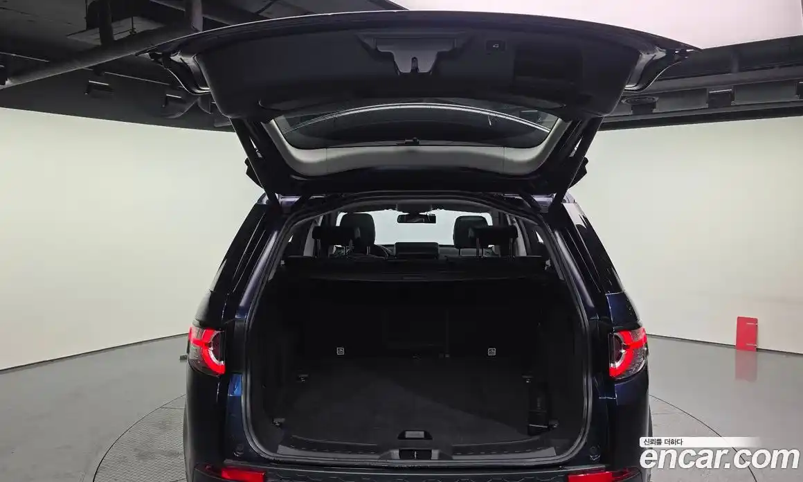 Land Rover Discovery Sport 2017 2.0 Автомат в Москве № 498963, фото 20