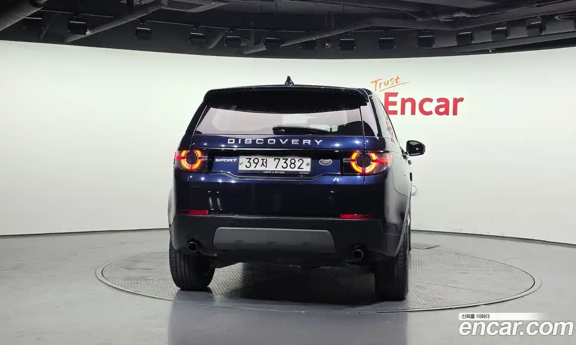 Land Rover Discovery Sport 2017 2.0 Автомат в Москве № 498963, фото 4