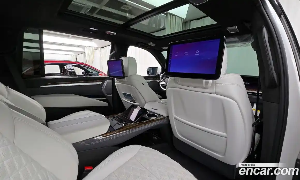 Cadillac Escalade 2025 6.2 Автомат в Москве № 500673, фото 11