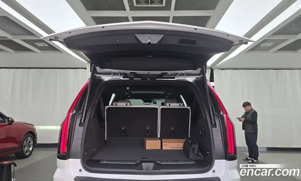 Cadillac Escalade 2025 6.2 Автомат в Москве № 500673, фото 19