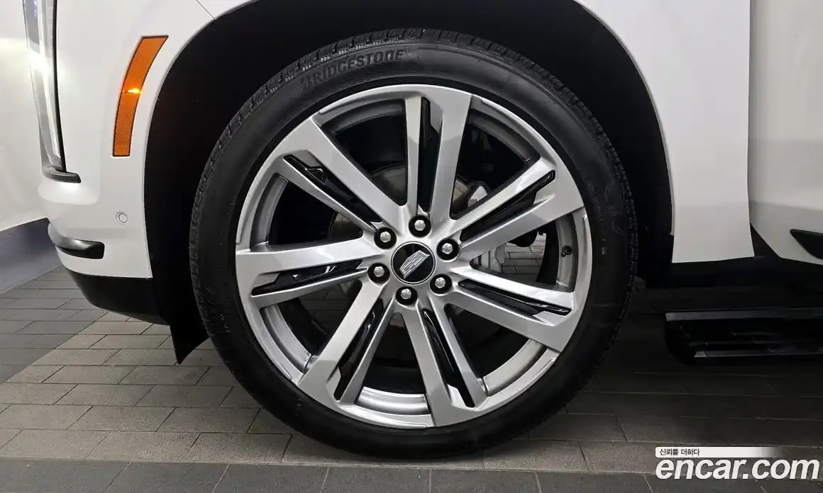 Cadillac Escalade 2025 6.2 Автомат в Москве № 500673, фото 4