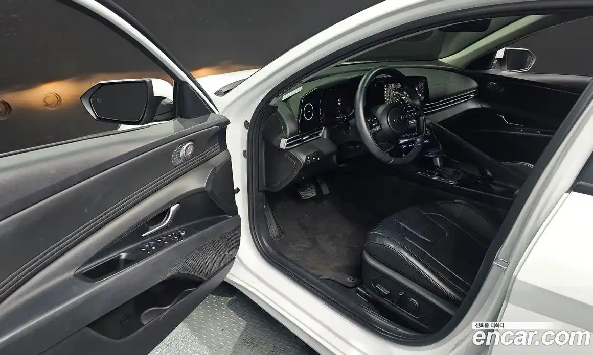 Hyundai Avante 2023 1.6 Автомат в Москве № 517914, фото 11