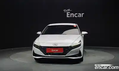 Hyundai Avante 2023 1.6 Автомат в Москве № 517914, миниатюра 3