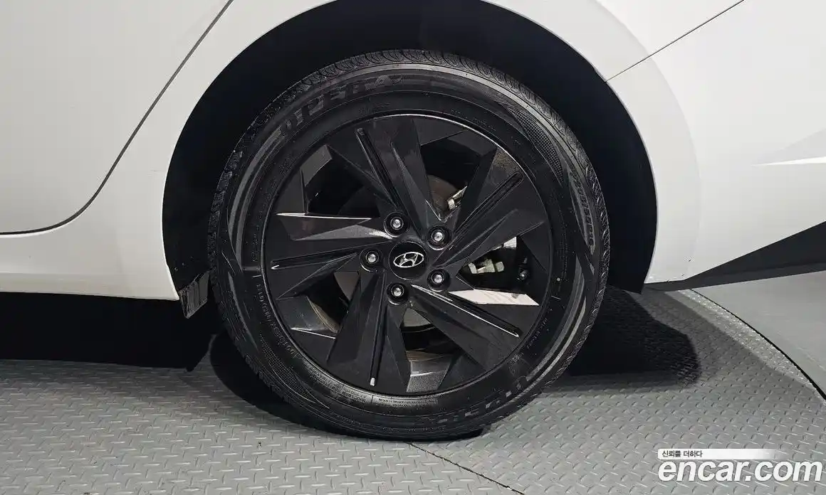 Hyundai Avante 2023 1.6 Автомат в Москве № 517914, фото 5