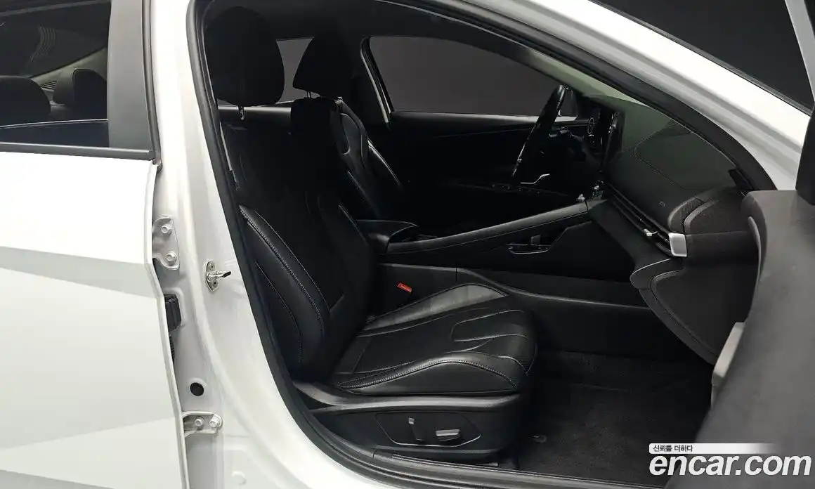 Hyundai Avante 2023 1.6 Автомат в Москве № 517914, фото 10