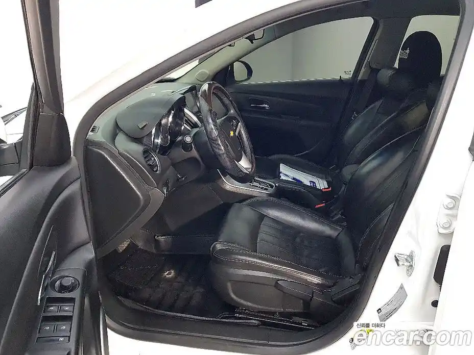 Chevrolet Cruze 2013 1.8 Автомат в Москве № 519442, фото 8