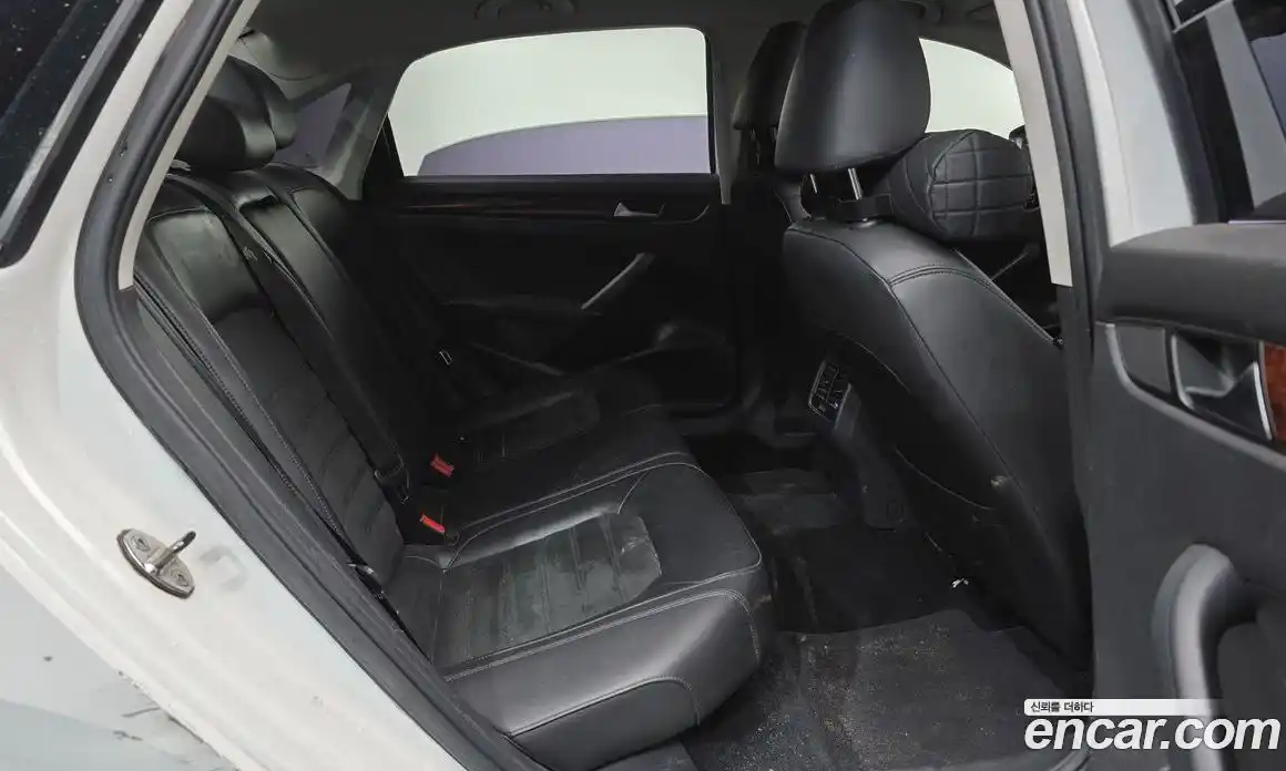 Volkswagen Passat 2013 2.0 Автомат в Москве № 520811, фото 12