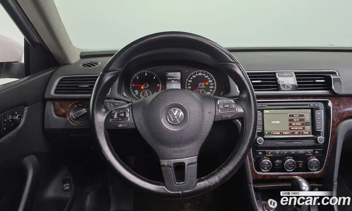Volkswagen Passat 2013 2.0 Автомат в Москве № 520811, фото 13