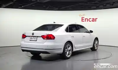 Volkswagen Passat 2013 2.0 Автомат в Москве № 520811, миниатюра 2