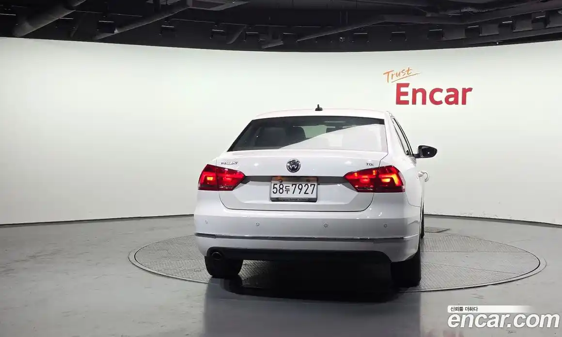 Volkswagen Passat 2013 2.0 Автомат в Москве № 520811, фото 4