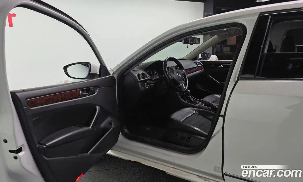 Volkswagen Passat 2013 2.0 Автомат в Москве № 520811, фото 10