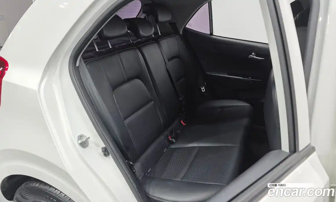 Kia Morning 2017 1.0 Автомат в Москве № 521864, фото 12