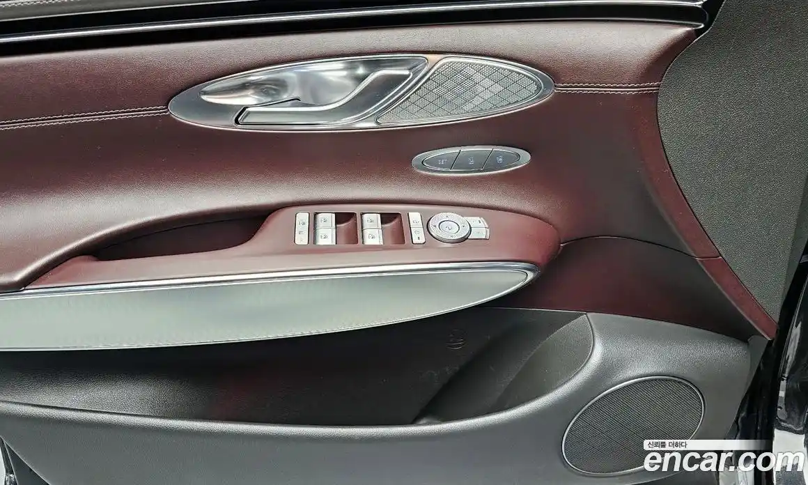 Genesis GV70 2023 2.5 Автомат в Москве № 523863, фото 17